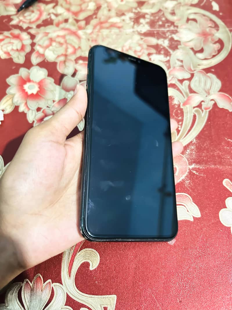 Apple iPhone 11 Pro Max 3