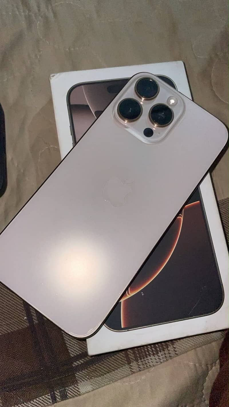 Apple iPhone 16 Pro Max 2