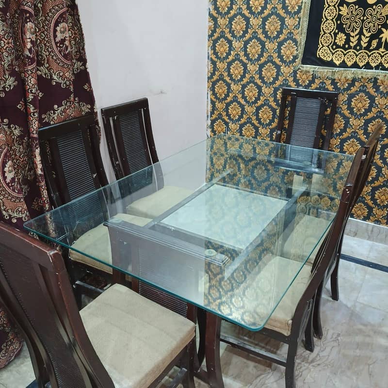 Dining Table 0