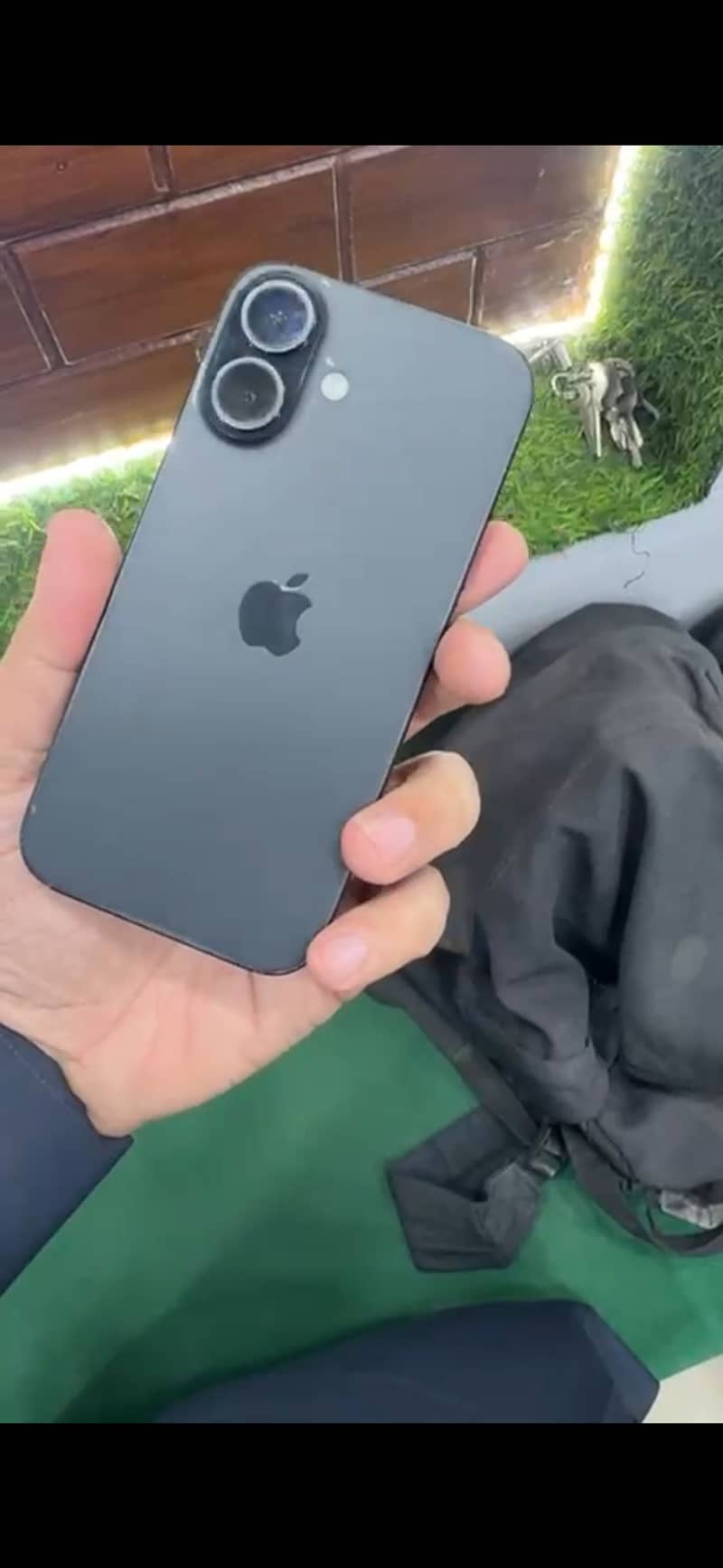 Apple iPhone 16 1