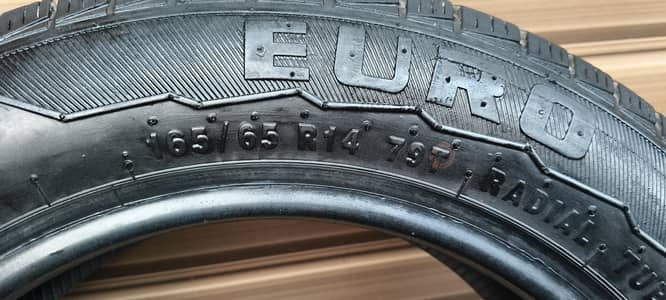 tyres size 65/65/14 2 tyre new hain aik me aik punchr hai