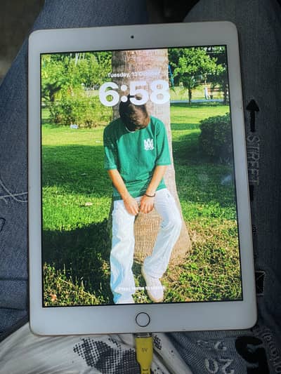 IPAD 6th GEN | 32 GB | BYPASS | PANNEL SHADE | OTHER ALL ORIGNAL |