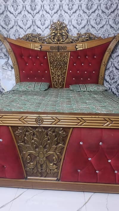 Luxury Royal Bedroom Set for Sale – Golden & Maroon Design
