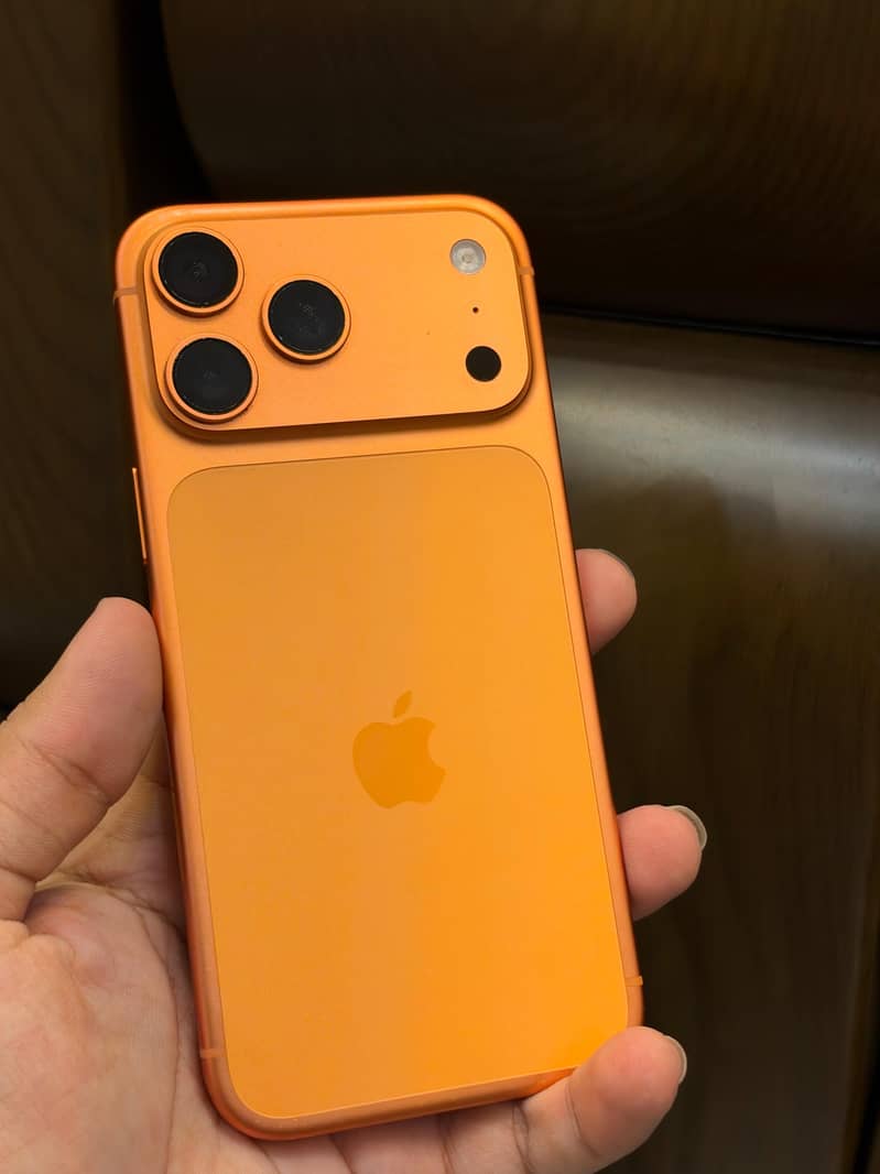 Apple iPhone 17 Pro Max 4