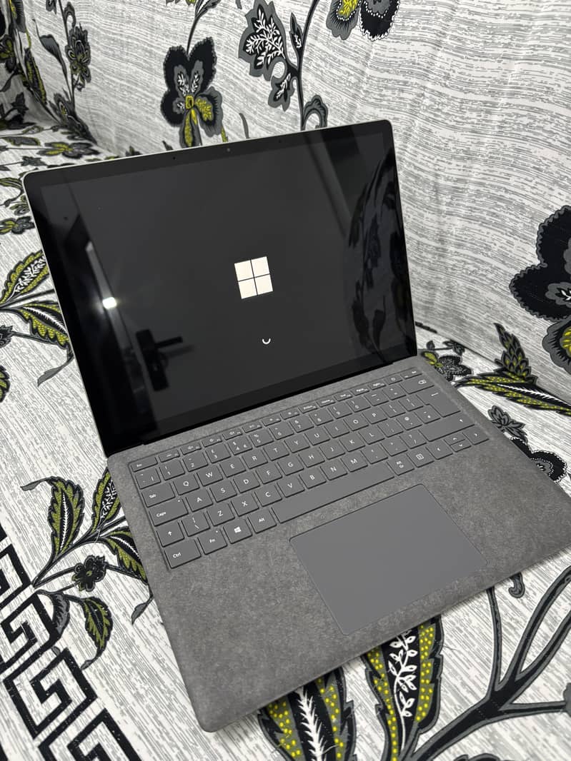 Microsoft Surface Laptop 3 4