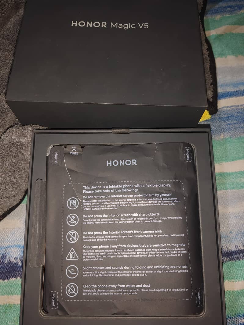 Honor Magic V5 1