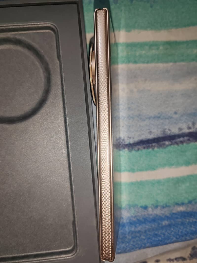 Honor Magic V5 6