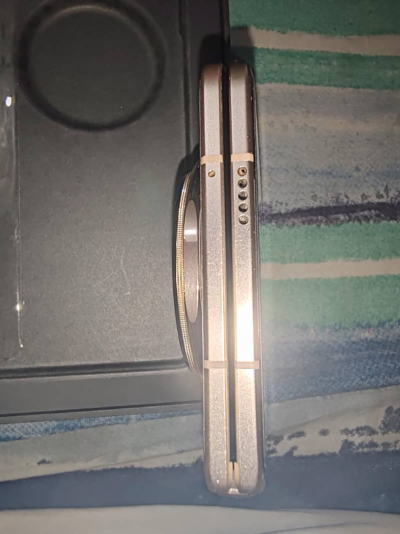 Honor Magic V5 7