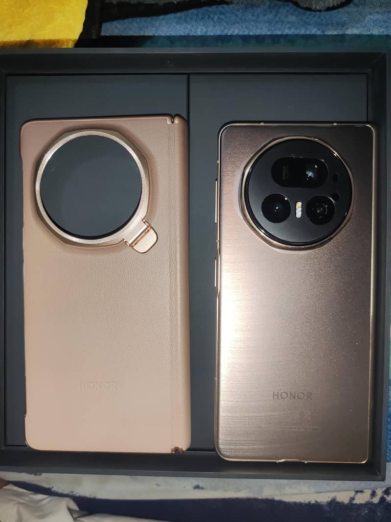 Honor Magic V5 10