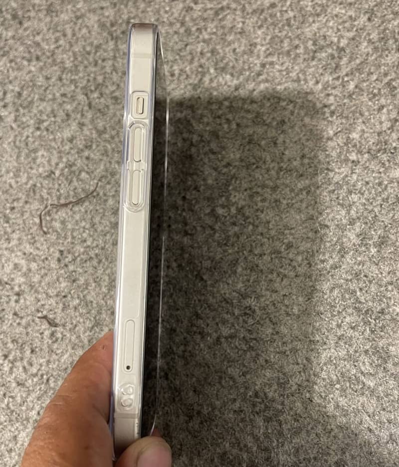 Apple iPhone 13 4