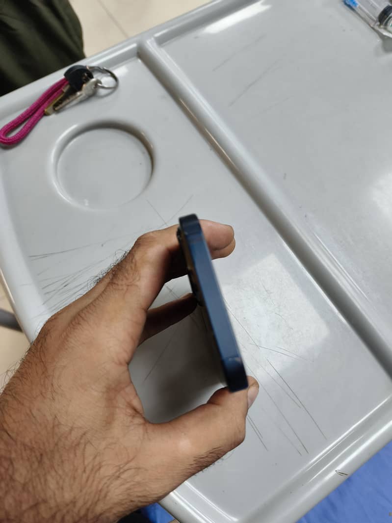 Apple iPhone 13 JV 6