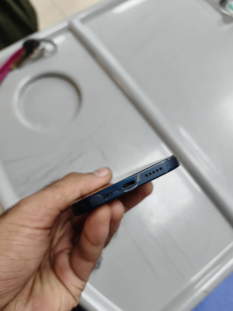 Apple iPhone 13 JV 7