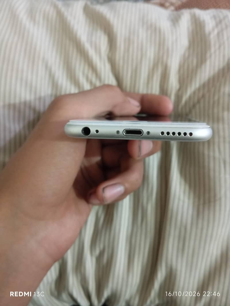 Apple iPhone 6S 5