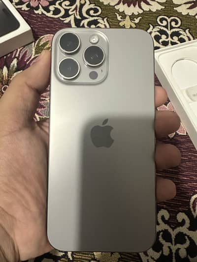 Apple iPhone 16 Pro Max