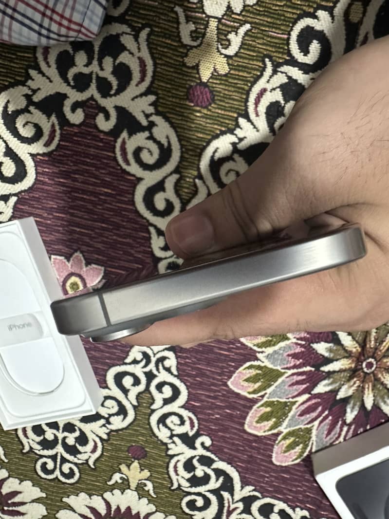 Apple iPhone 16 Pro Max 6