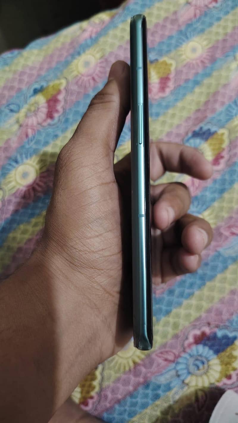 One Plus 10 Pro 4