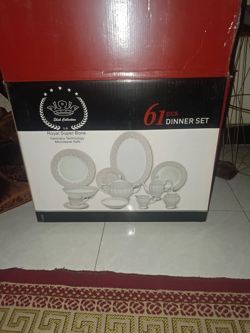 61 pieces dinner set 0
