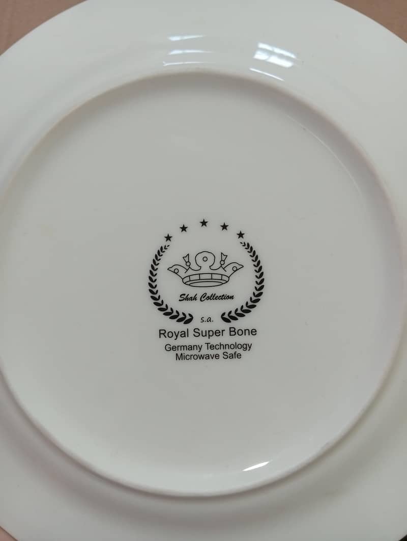 61 pieces dinner set 2