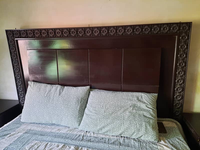 Double bed & dressing table 2