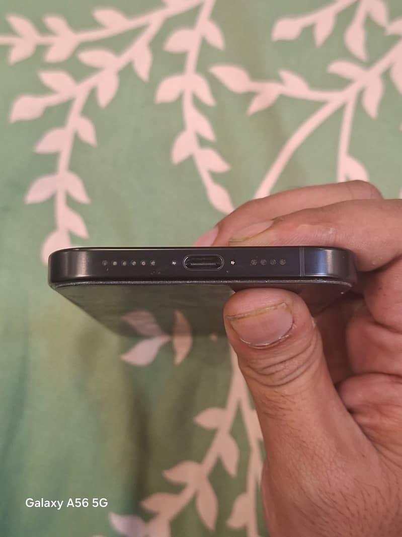 Apple iPhone 16 Pro Max 1