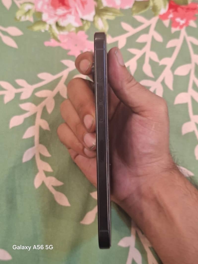 Apple iPhone 16 Pro Max 3