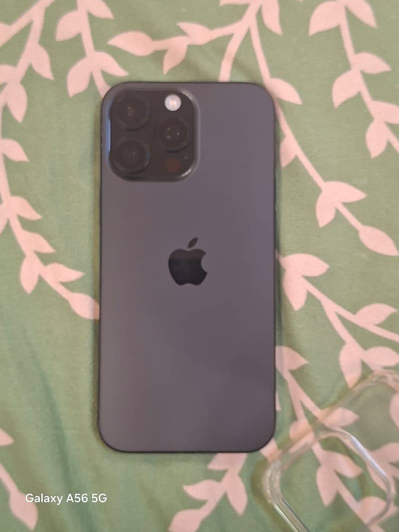 Apple iPhone 16 Pro Max 4