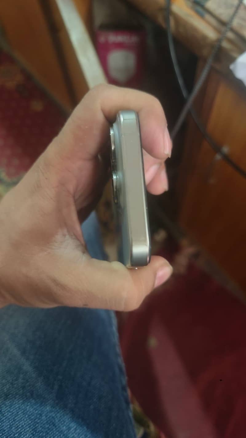 Apple iPhone 15 Pro 5