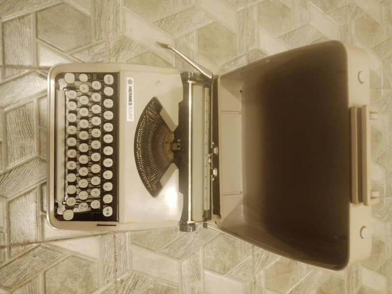 typewriter 0
