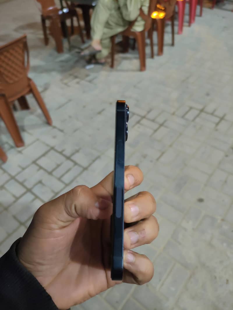 Apple iPhone 14 4
