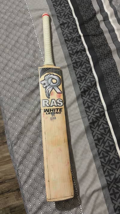 Ras sports white Legend