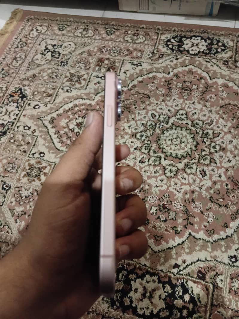 Apple iPhone 15 plus 1