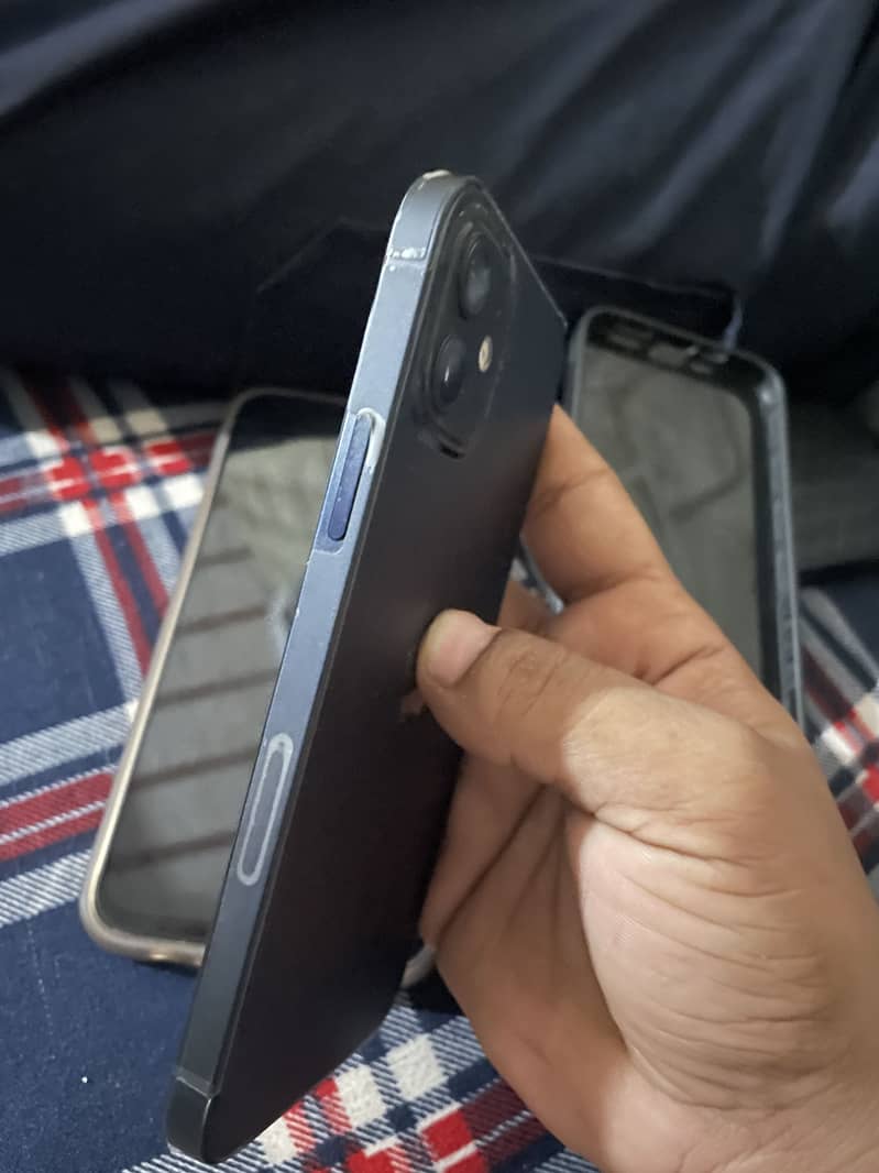 Apple iPhone 12 2