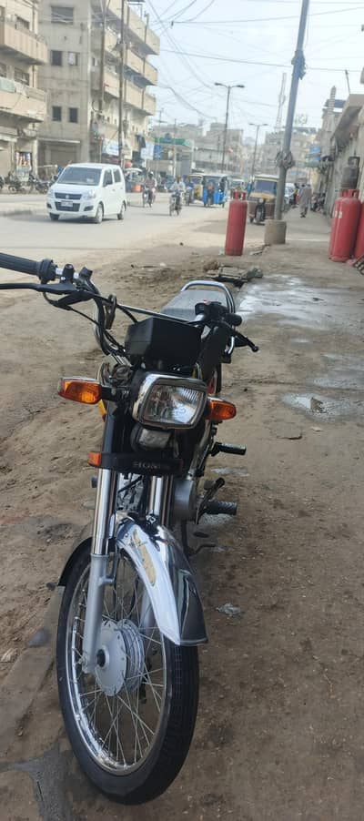 I m selling my 2026 model March registration one hand use karak engine