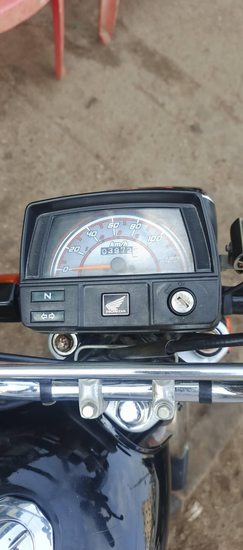 I m selling my 2026 model March registration one hand use karak engine ...
