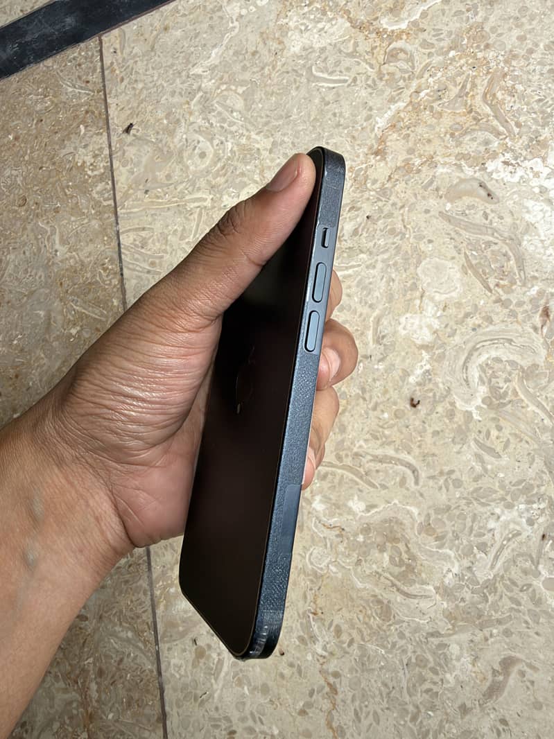 Apple iPhone 14 3