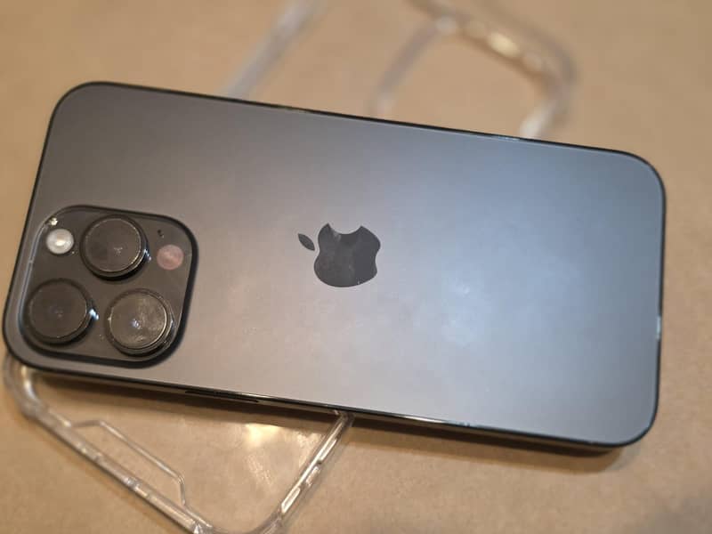 Apple iPhone 14 Pro Max 1