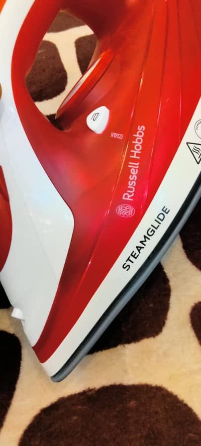 Russell Hobbs imported steam iron 2600 watts