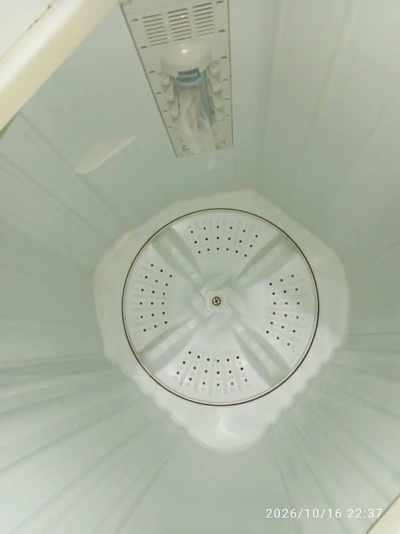 Haier washing machine twin tub model number HWM 100-AS - Washer & Dryer ...