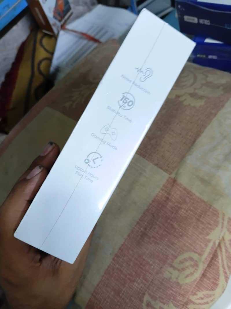 R 190 Bluetooth 1
