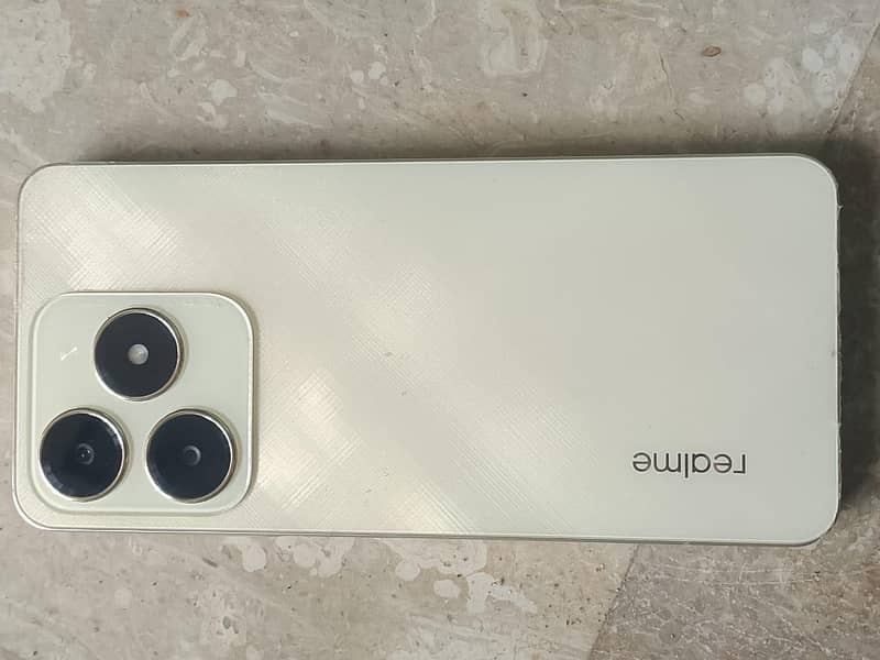 Realme C61 0