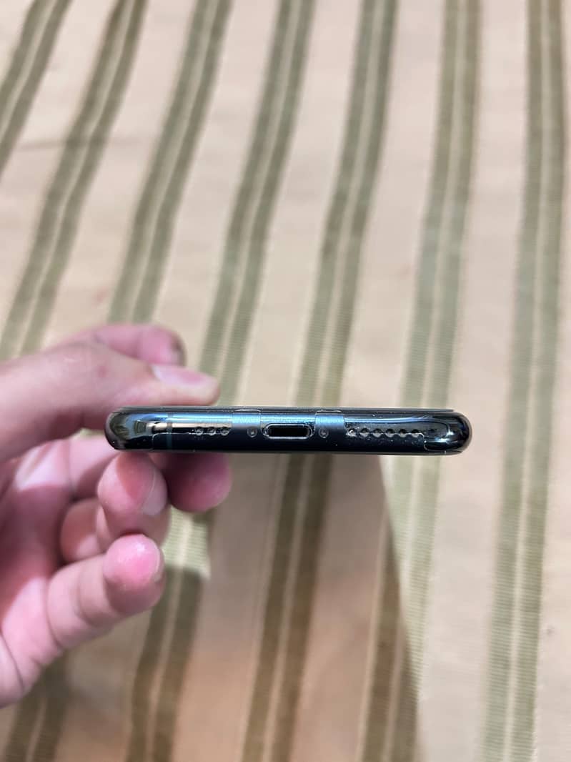 Apple iPhone 11 Pro 6