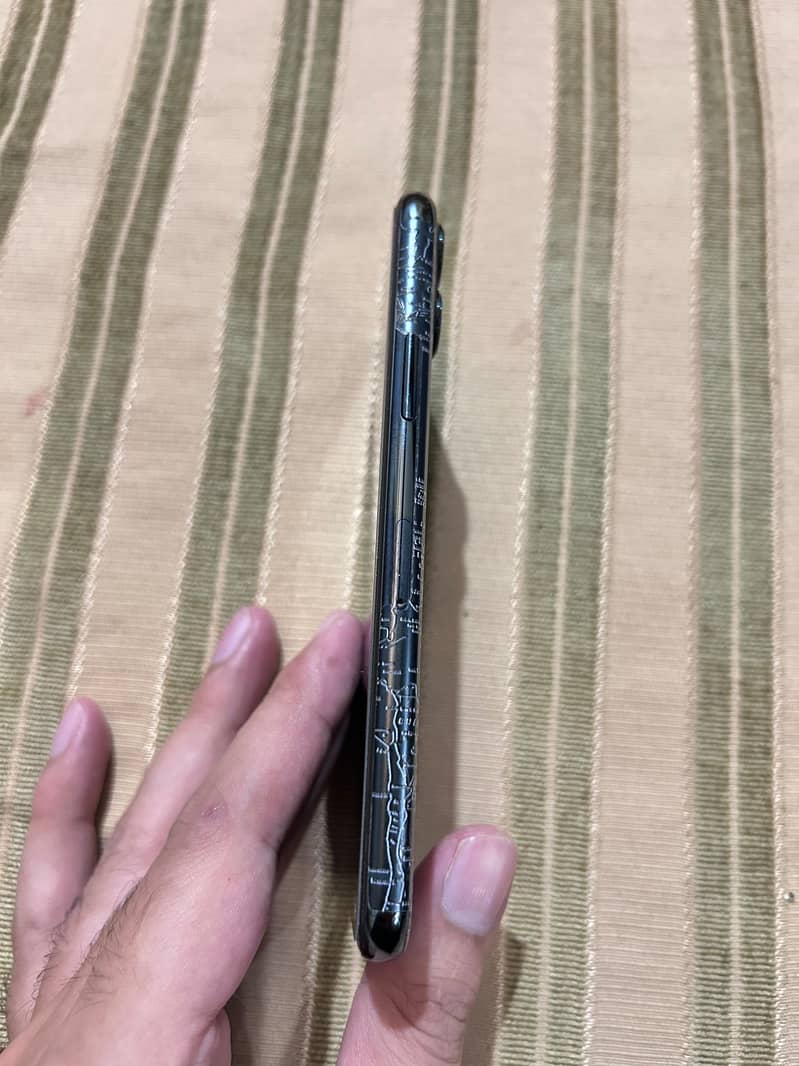 Apple iPhone 11 Pro 8