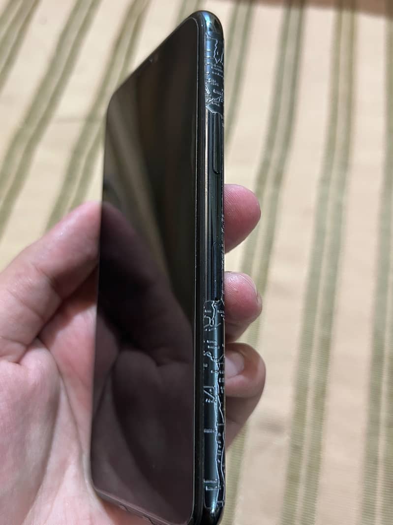 Apple iPhone 11 Pro 12