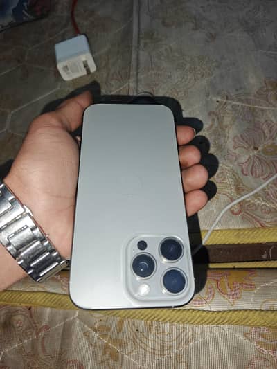 Apple iPhone 16 Pro Max
