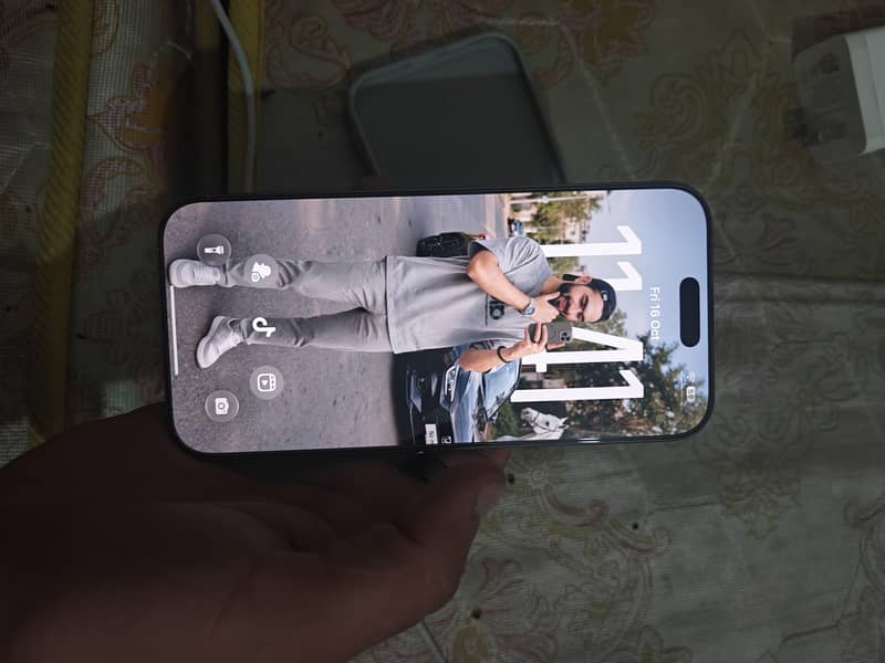 Apple iPhone 16 Pro Max 11