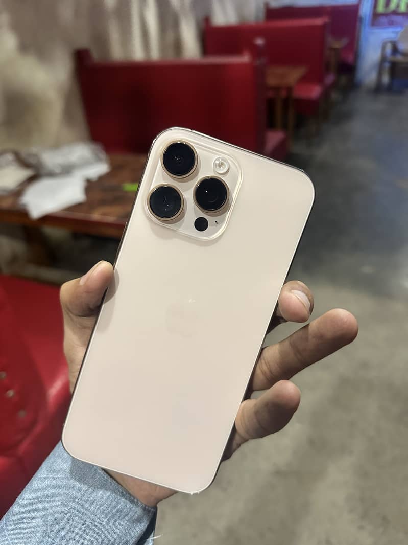 iPhone 16 Pro Max jv 0