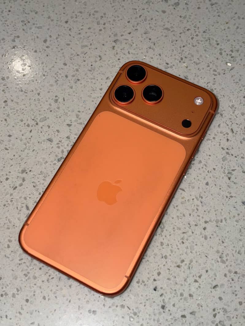 Apple iPhone 17 Pro Max 2