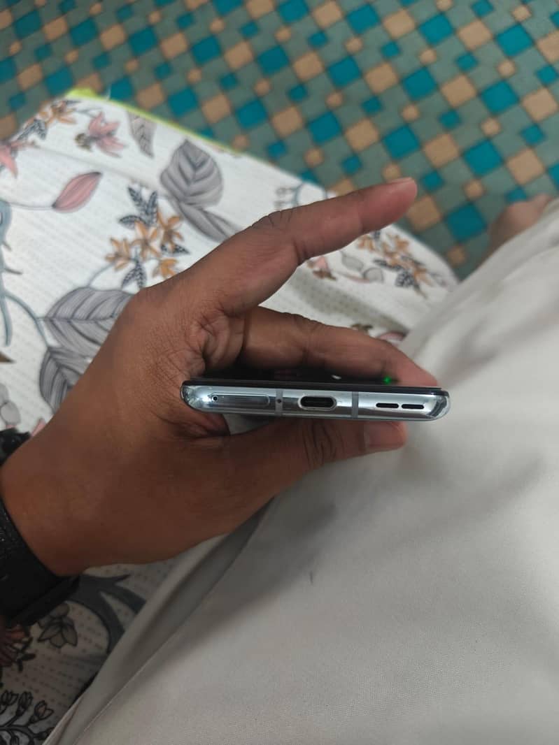 One Plus 8T 9