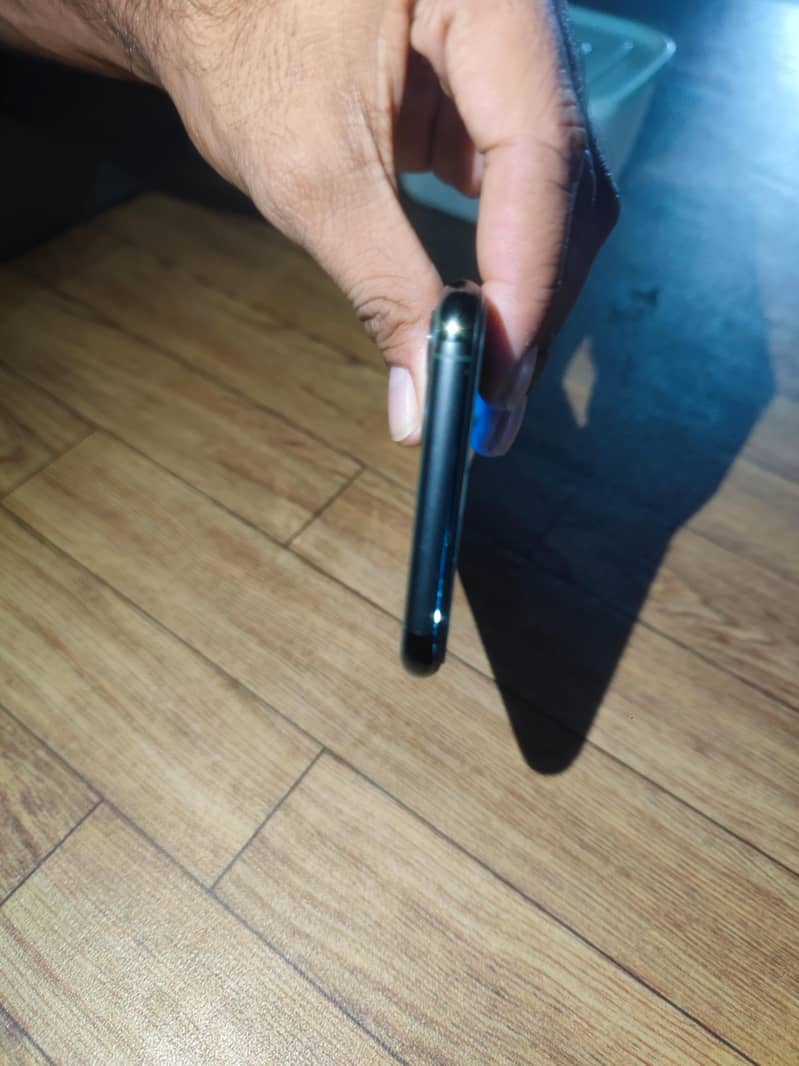 Apple iPhone 11 Pro Max 6