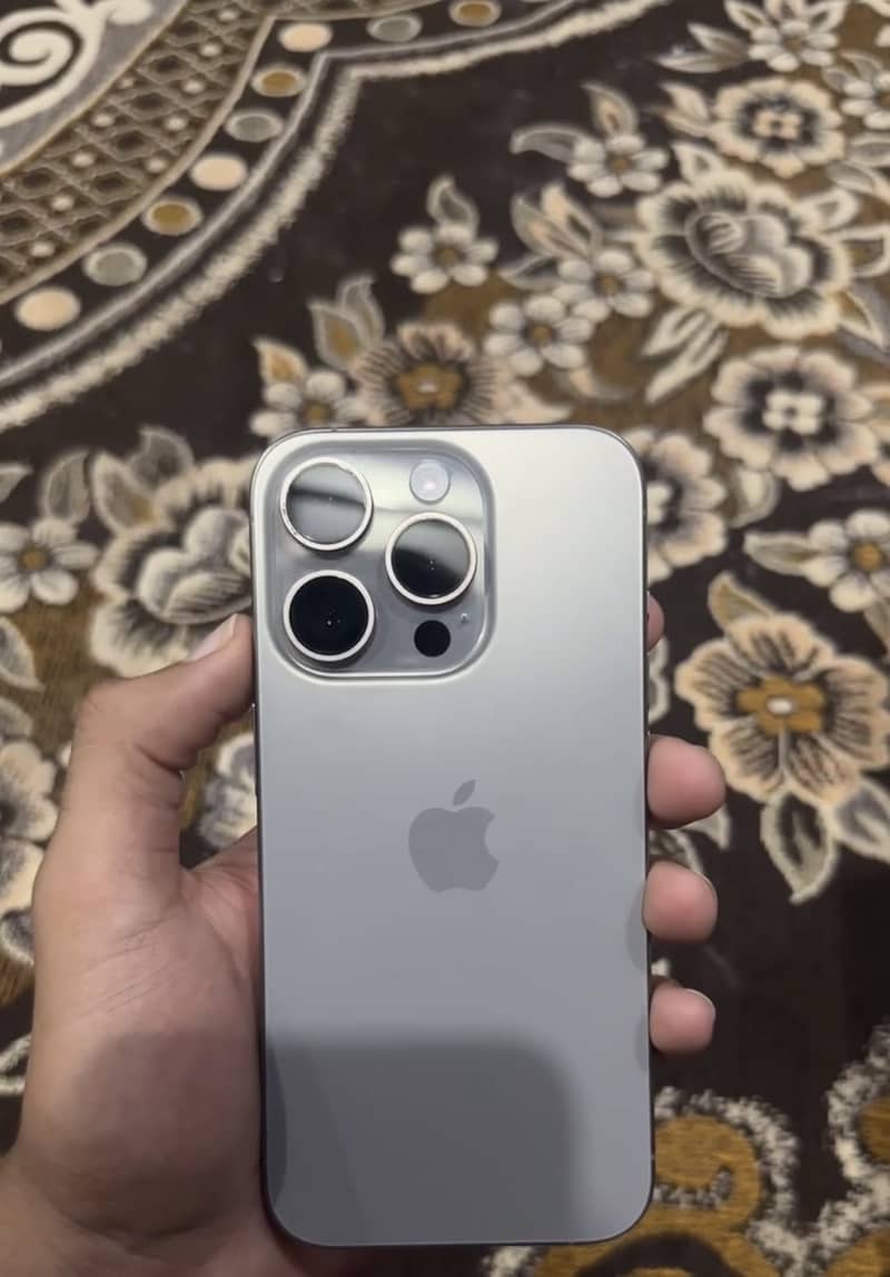 Apple iPhone 15 Pro 0